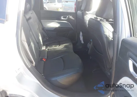 2025 Jeep Compass Latitude 4X4 z USA, uszkodzony, nr VIN 3C4NJDBN3ST529662